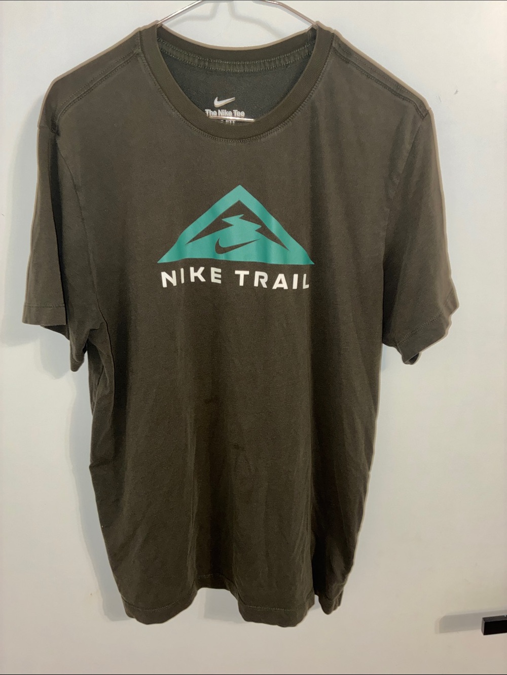 Nike Men's Olive Green Trail Graphic Short-Sleeve Tee